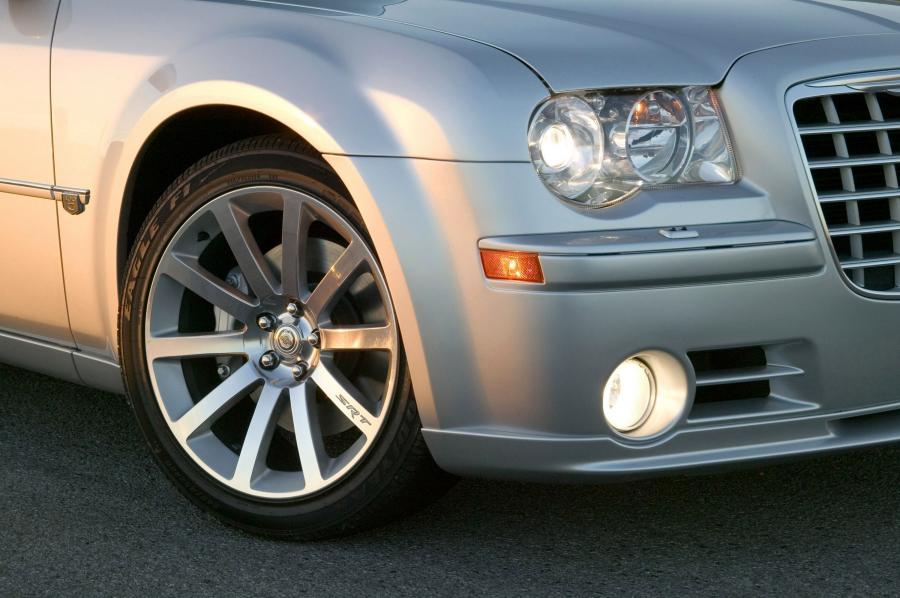  Chrysler 300C SRT8 2004 года  (EU) (фото 28 из 47)